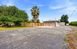 5308 E Mount Whitney Avenue, Laton, CA 93242