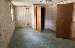 705 Clearview Dr, Dravosburg, PA 15034