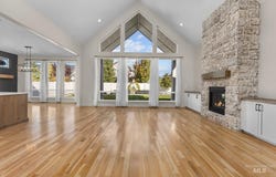 8376 W Brooks Dr, Boise, ID 83714