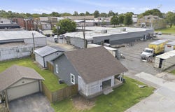 36 W Olive Street, Aurora, MO 65605