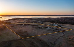 E Lone Oak Rd, Valley View, TX 76272