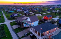 1819 N Pompano Ln, Crystal Beach, TX 77650
