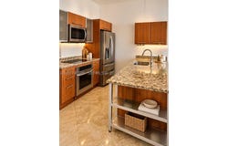 185 SW 7th St, Miami, FL 33130