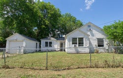 901 N Howeth, Gainesville, TX 76240