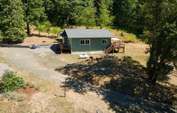 295 WOLF VALLEY Dr, Umpqua, OR 97486