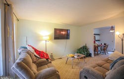 10 WHITING Avenue, BOYCE, VA 22620