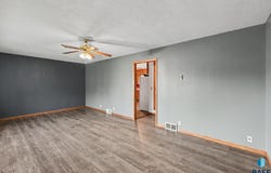 1021 4th St, Garretson, SD 57030