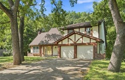 3706 W Colony Square, St Joseph, MO 64506