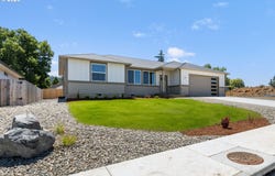 265 SE LOGAN St, Winston, OR 97496