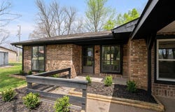 9506 Berry LN, Hackett, AR 72937