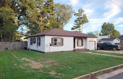 225 S Cagle St, Rector, AR 72461
