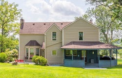 960 S Main St, South Strabane, PA 15301