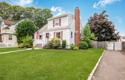 338 Southside Avenue, Freeport, NY 11520