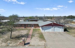208 N Broadview, Del Rio, TX 78840
