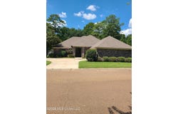 3 Lenox Court, Jackson, MS 39211