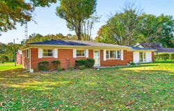 5411 W Ohio Ridge Road, Columbus, IN 47201