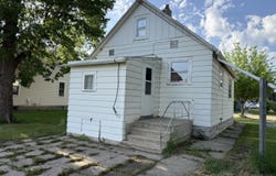 818 NE 3rd Avenue, Aberdeen, SD 57401