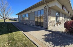 101 Windflower Ln, Solon, IA 52333