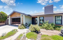 10654 Holborn Ct, Santee, CA 92071