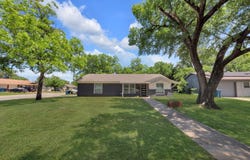 821 Lovers Lane, Grapevine, TX 76051