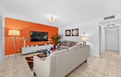 200 NE 12th Ave, Hallandale Beach, FL 33009