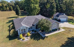 4236 N Castle Oaks Boulevard, Strafford, MO 65757