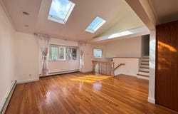 7 5th Place, Syosset, NY 11791