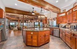 120 Woa Rd, Hilo, HI 96720