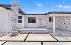 700 W 51st Pl, Hialeah, FL 33012