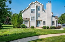 15 Allison Ct, South Brunswick Twp., NJ 08852-2624