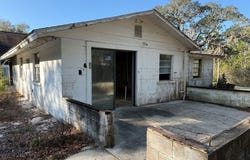 110 SE 10th St, Carrabelle, FL 32322