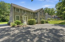 68 Laurel St, Greenfield, MA 01301