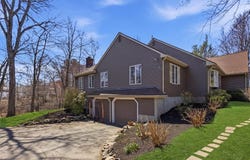 28 Lancelot Ct, Norwood, MA 02062