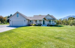 215 Carriage Road, Hamilton, MT 59840