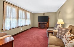 9 Dakota St, Crafton, PA 15205