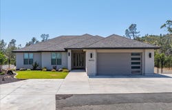 16520 Blarney Lane, Redding, CA 96001