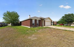 152 Eagle Dr, Luling, TX 78648