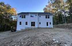 4 Randall Drive, Oxford, CT 06478
