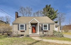 22 Irving St, Reading, MA 01867