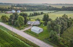 5300 33rd Ave Drive, Center Point, IA 52213