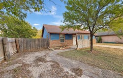 900 Lee Ln, Lockhart, TX 78644