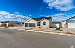 2393 E SUNFLOWER Dr S, Eagle Mountain, UT 84005