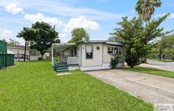 9 INDIAN LAKE DR., INDIAN LAKE, TX 78566