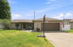 2122 Sally Street, Warsaw, IN 46580-3260