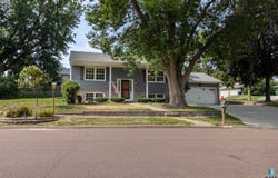 1501 E Otonka Trl, Sioux Falls, SD 57103-4549
