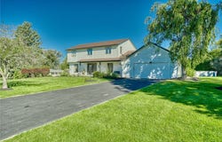11 Pine Brook Circle, Penfield, NY 14526