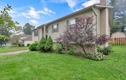 885 Hickory Road, Heath, OH 43056