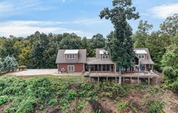 2070 Holly Bend Dr, Byrdstown, TN 38549