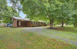 6954 Gra Lan Drive, Thomasville, NC 27360