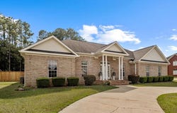 59 Oak Lake Dr., Enterprise, AL 36330